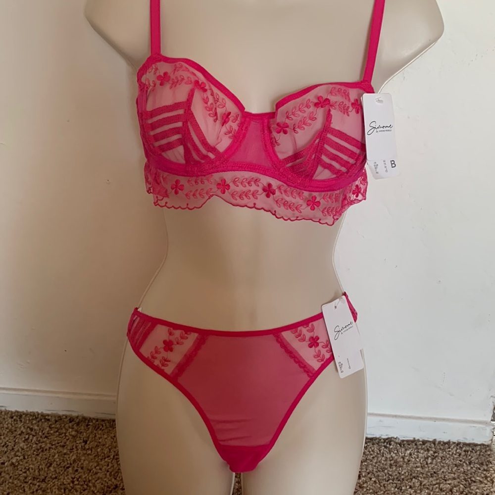 SOLD Simone Perele Marthe corbeille fuchsia pink bra and gifted matching panties